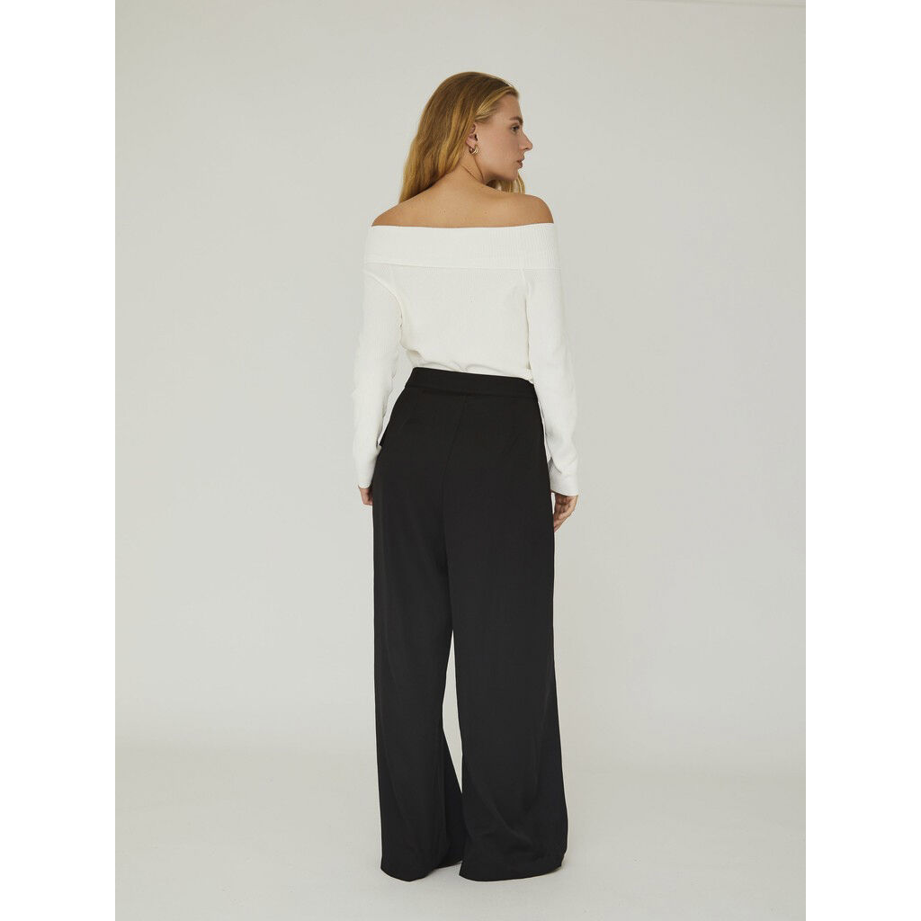 Rib Offshoulder Blouse