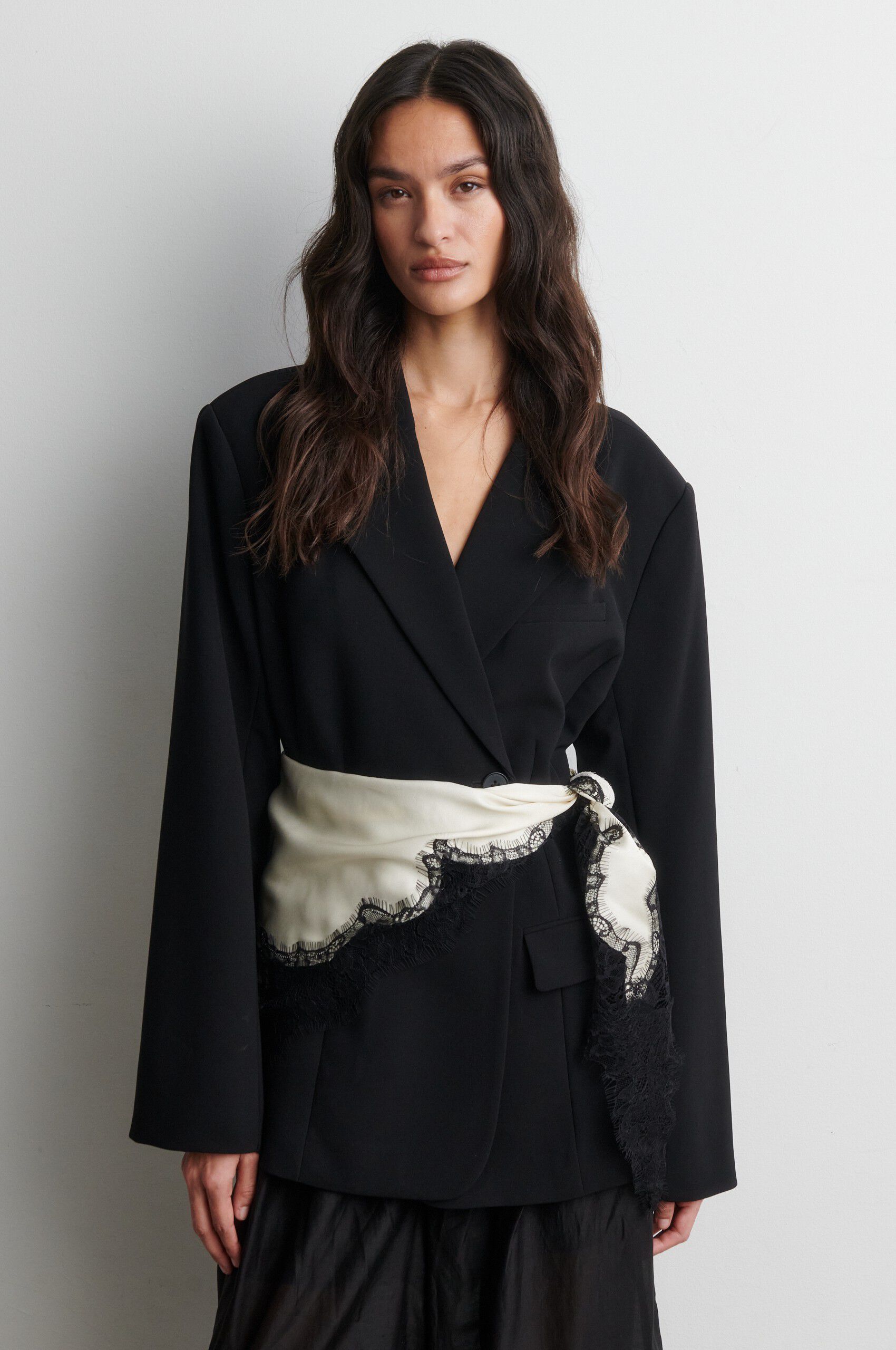 Lacia Contrast Hip Scarf