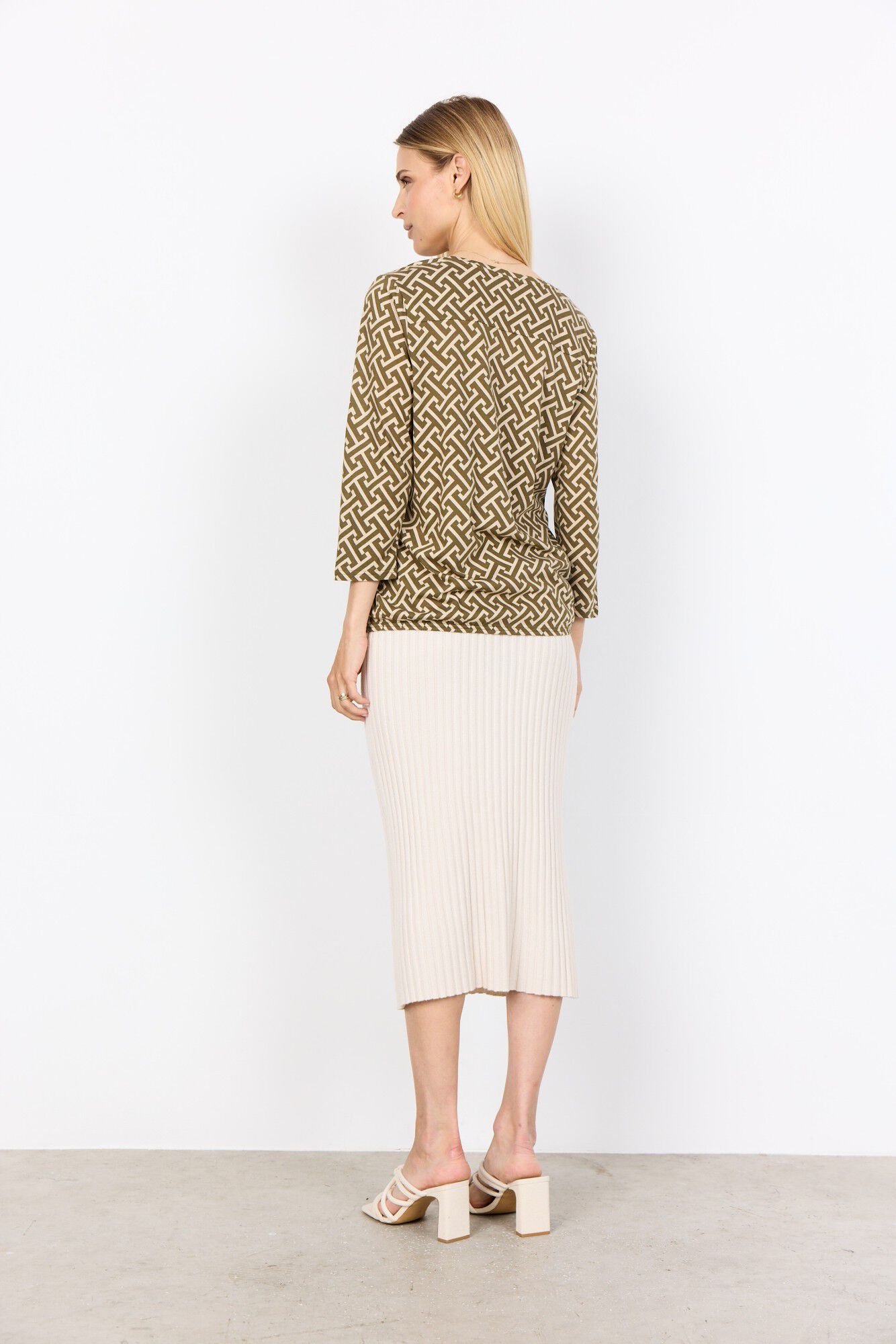 SC-FELICITY AOP 519 Bluse Oliven