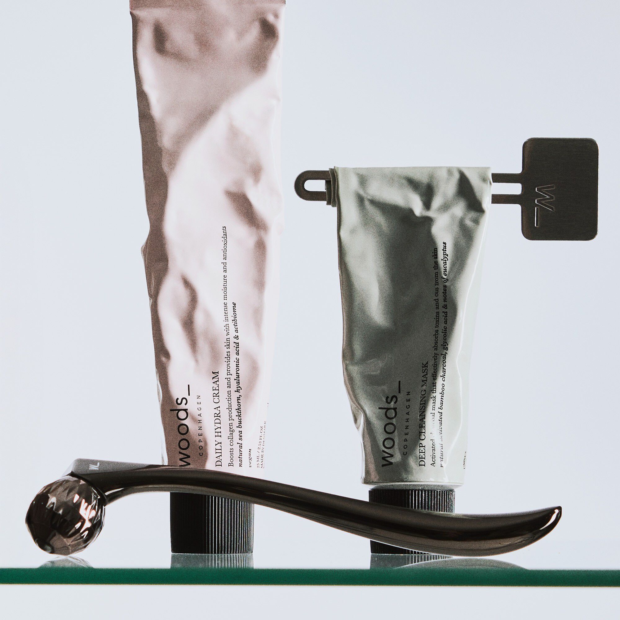 CONTOURING FACIAL ROLLER