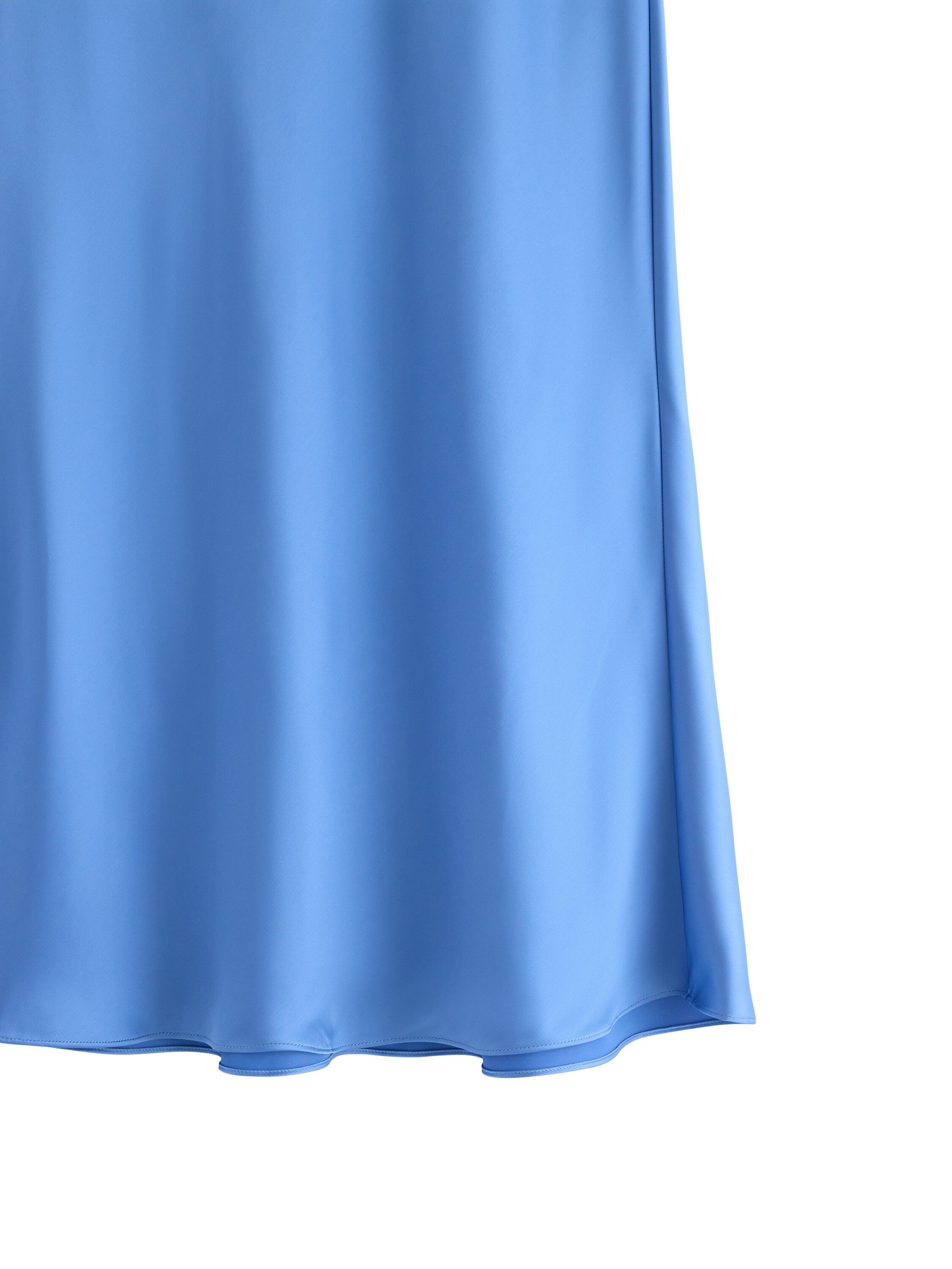 Sleek midi skirt with a slightly fl