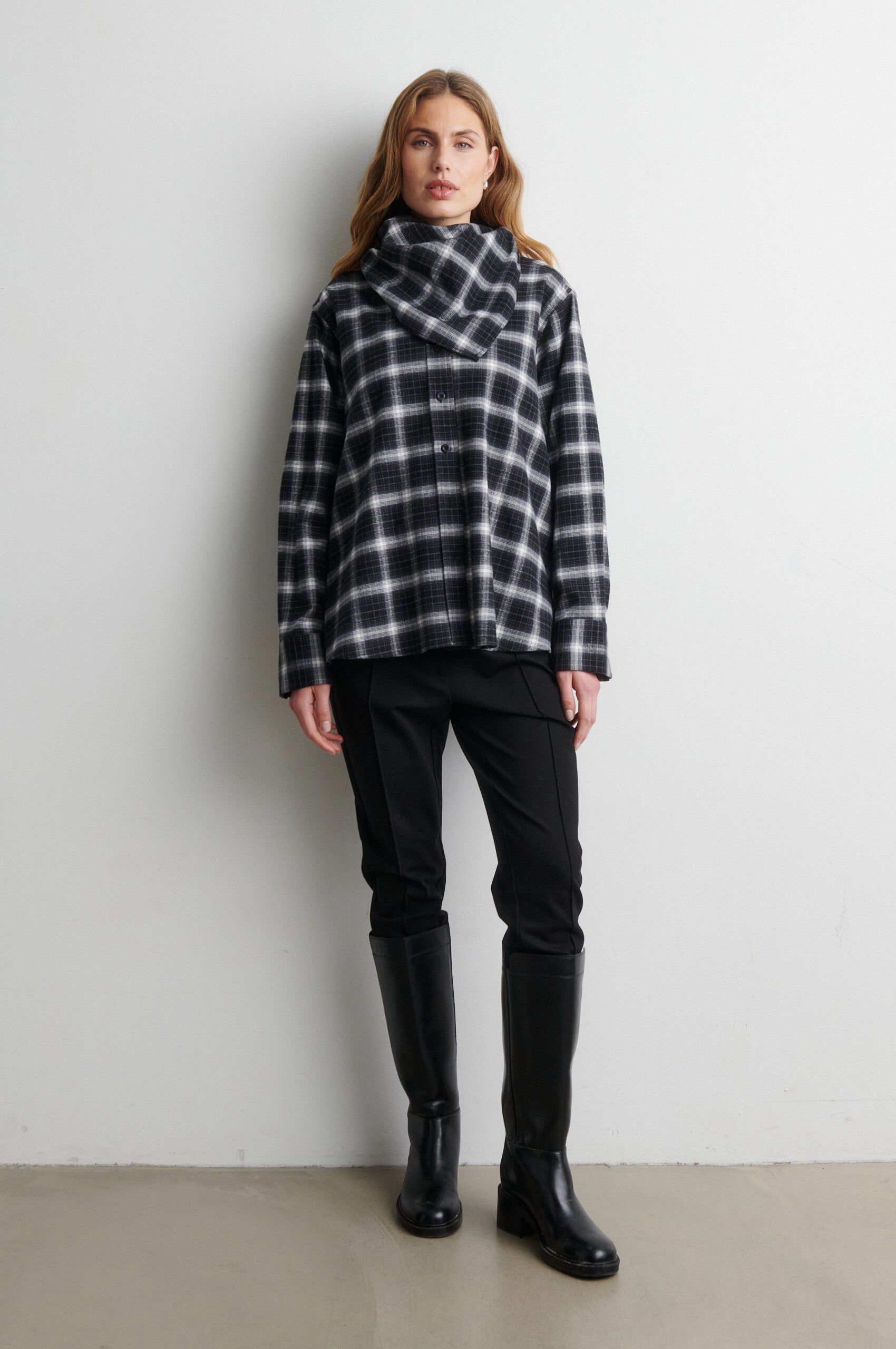 Genola Scarf
