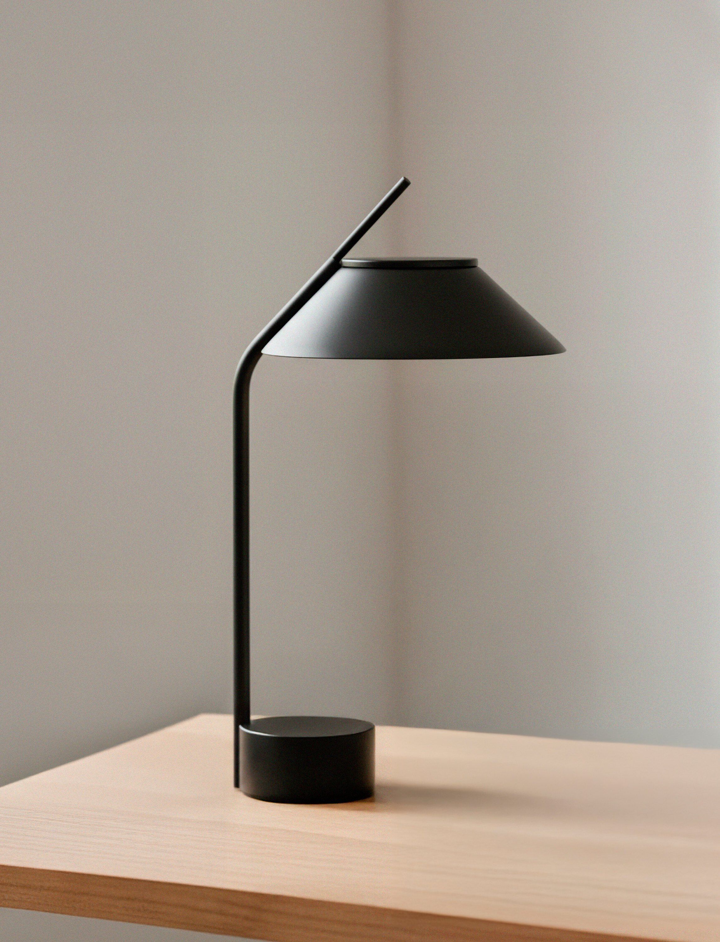 Vinkel LED lampe, portabel black