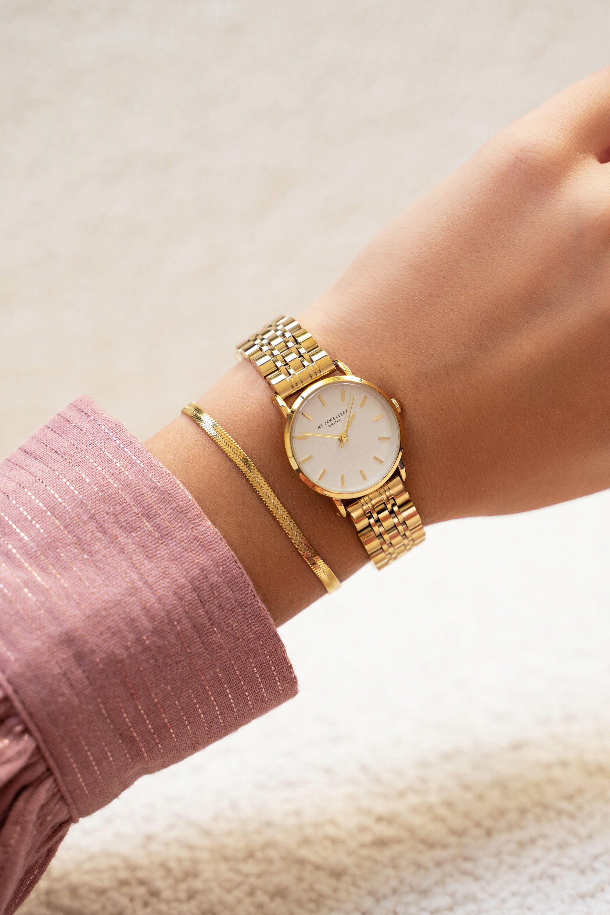 Watch round clock chain