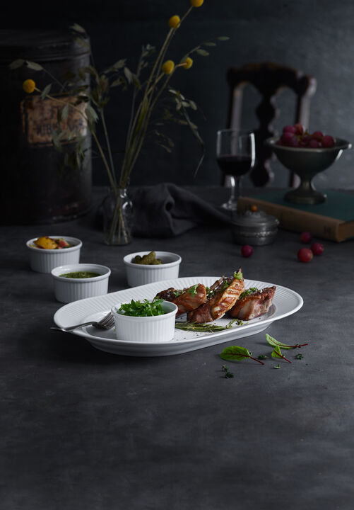 "Serveringsfat ovalt Plissé 36 x 25 cm Vit"