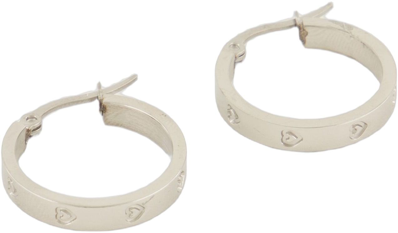 Earrings with engraved hearts