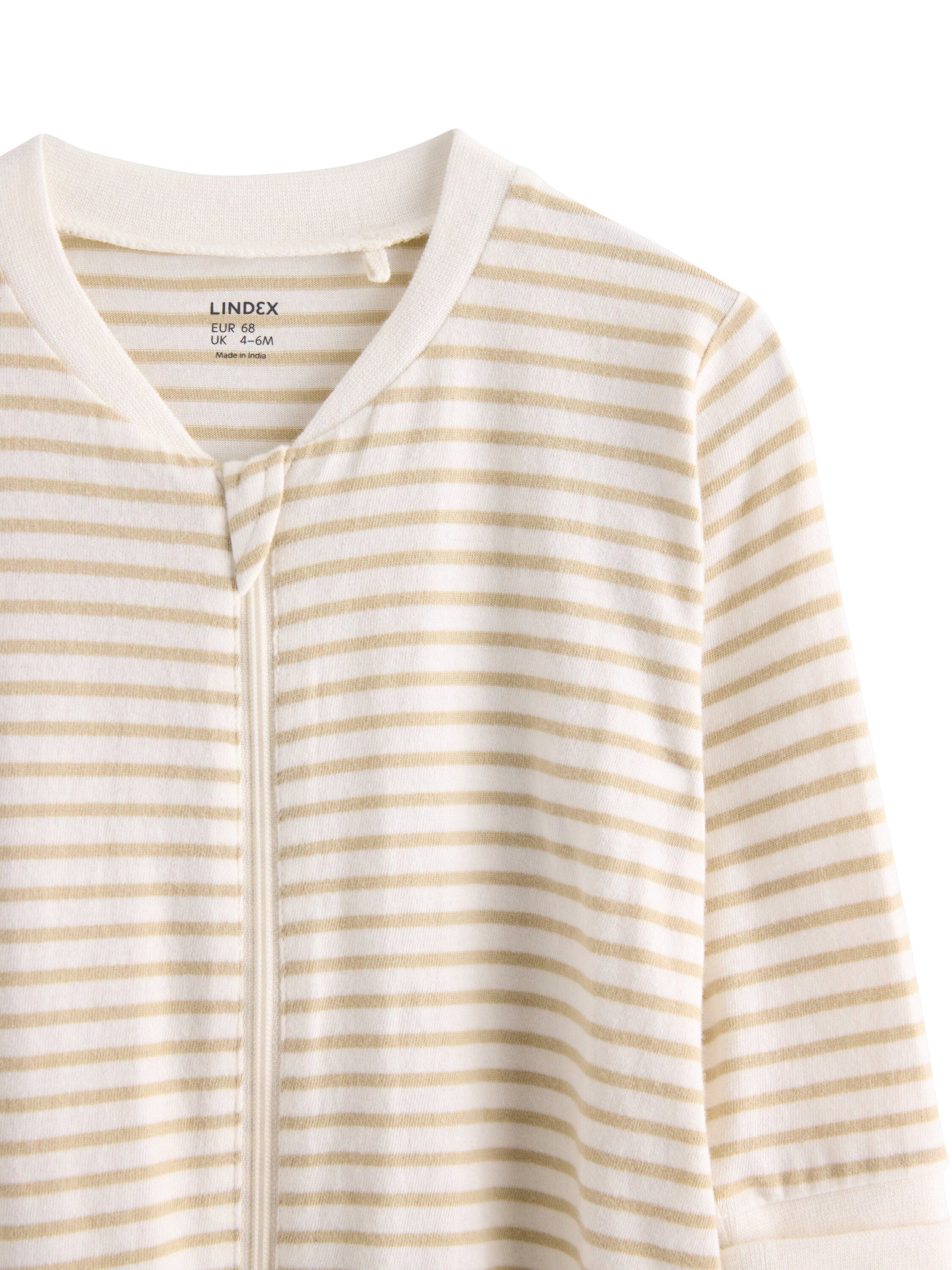 Koselig pyjamas i myk bomull med la