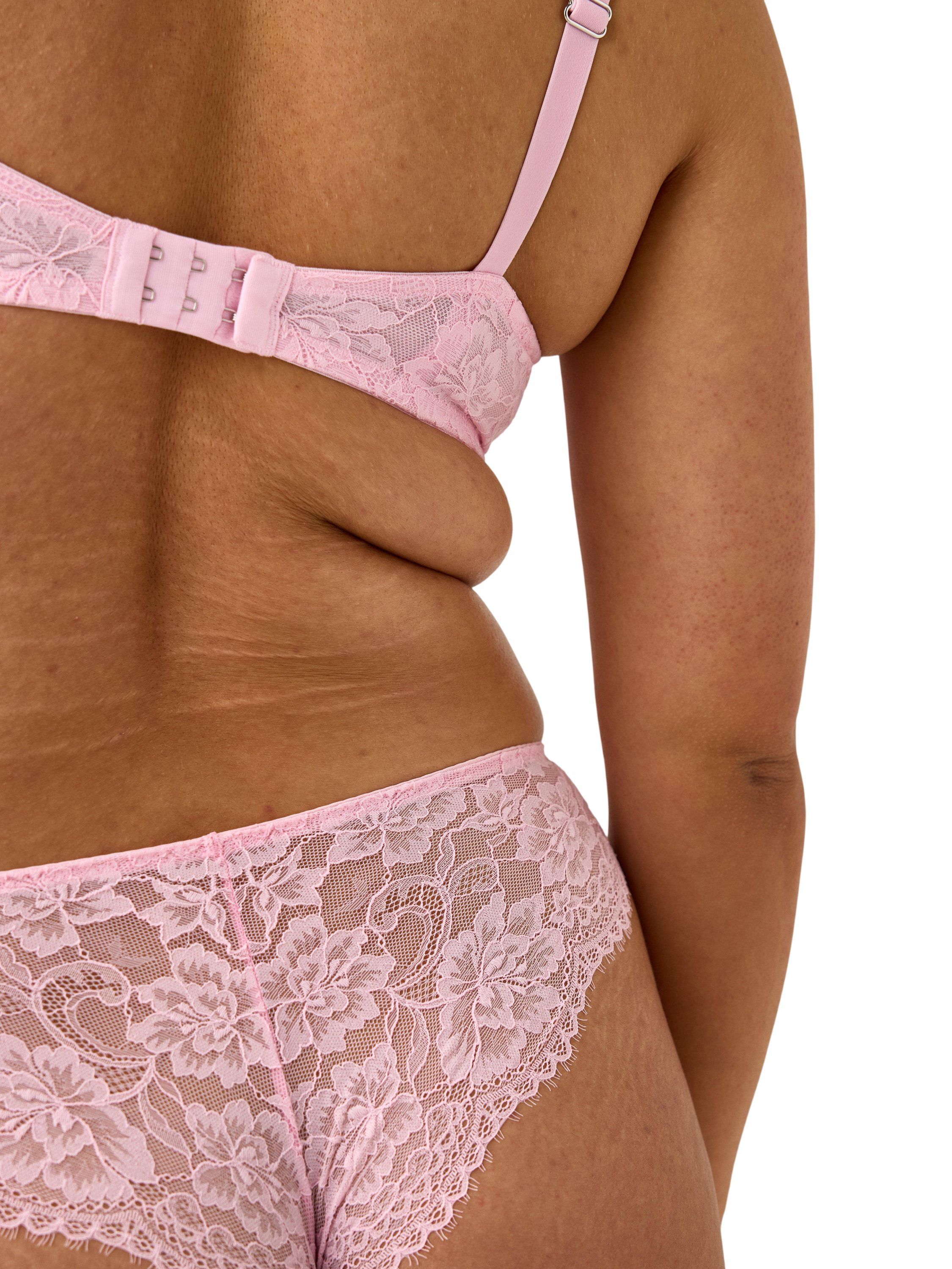 Brazilian briefs in soft lace with