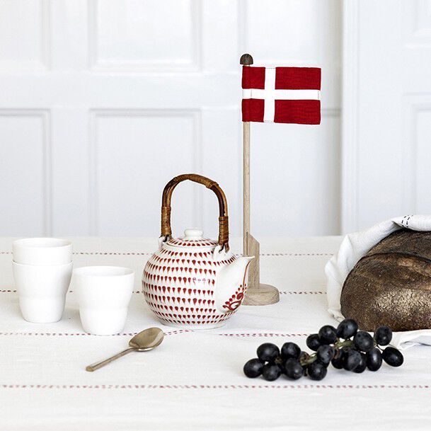 Bordflagstang egetr&aelig; med Dannebrog