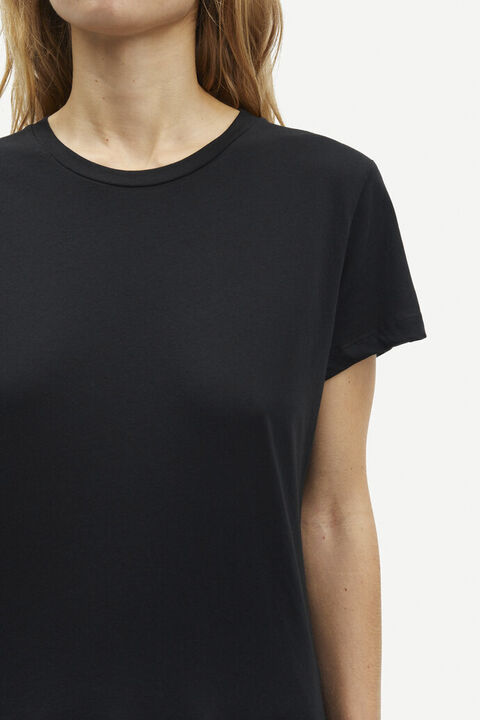 Solly tee solid 205