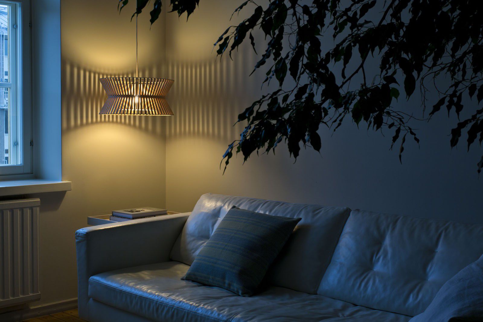 Kontro pendant walnut