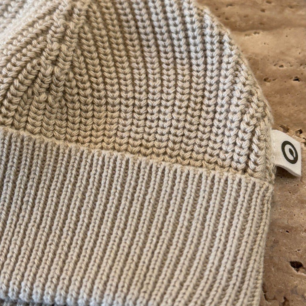 Knit chunky beanie