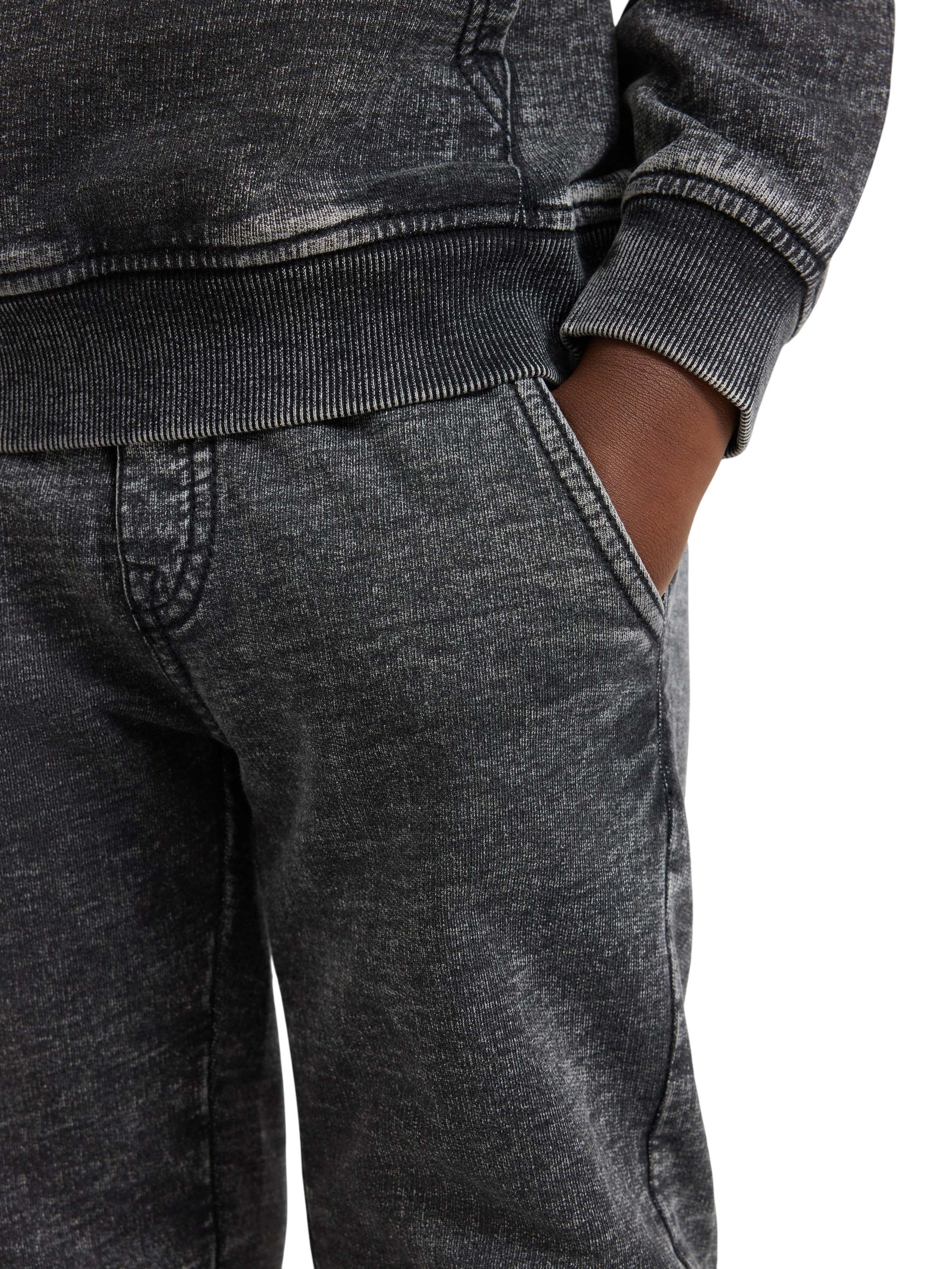 Soft, comfy joggers in cotton with