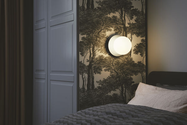 Liila 1 Medium IP44, light silver / opal