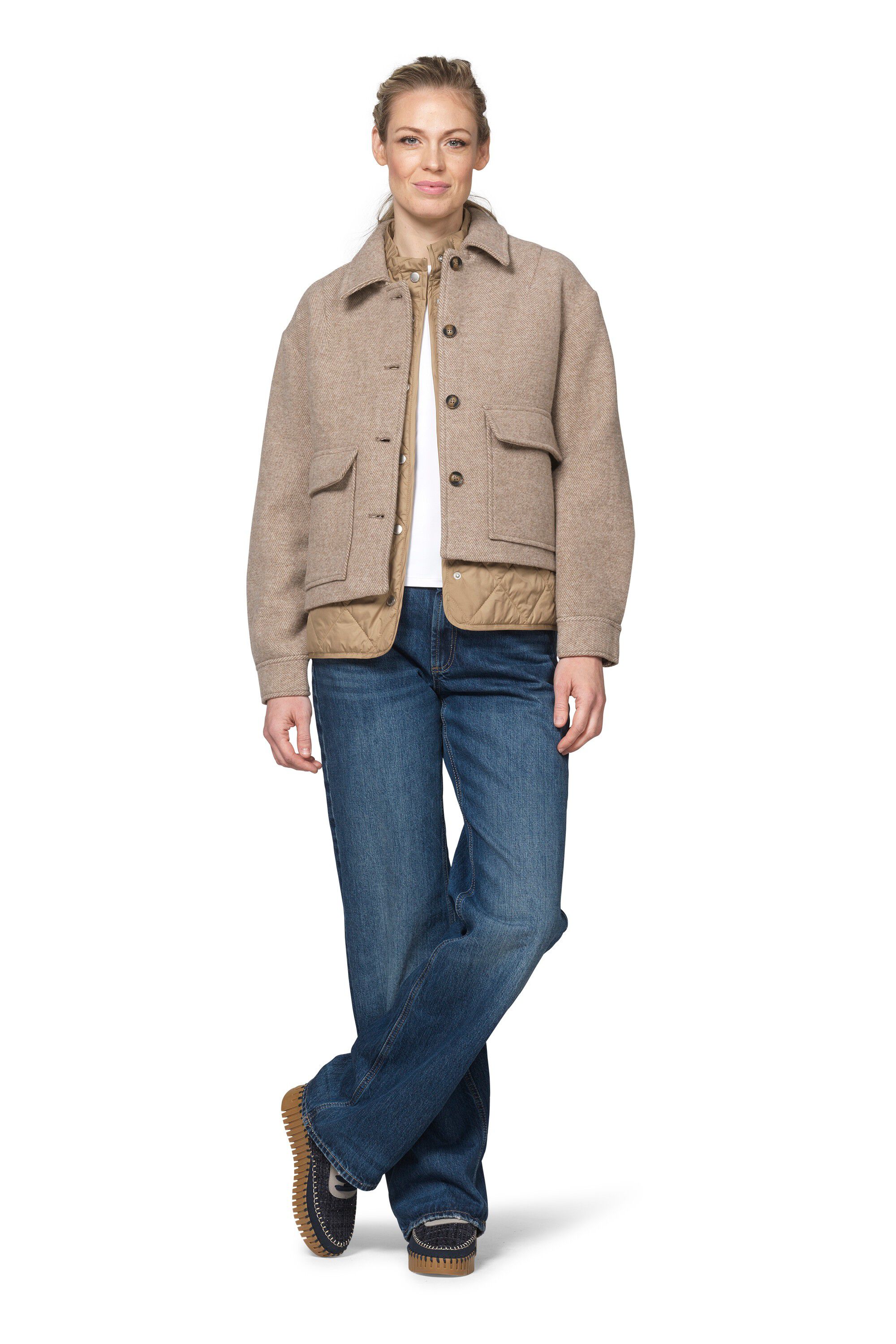 Short buttoned Jacket with Patched