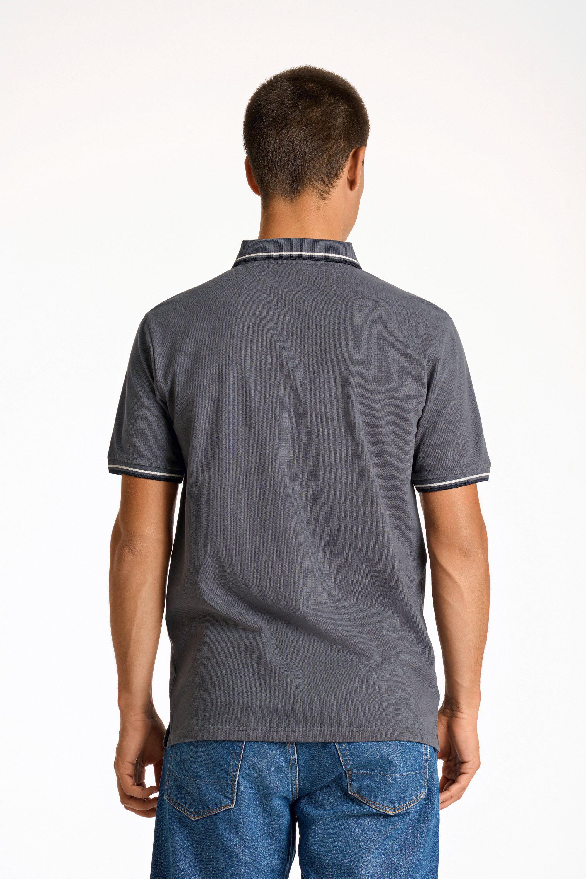 Polo shirt w. contrast piping