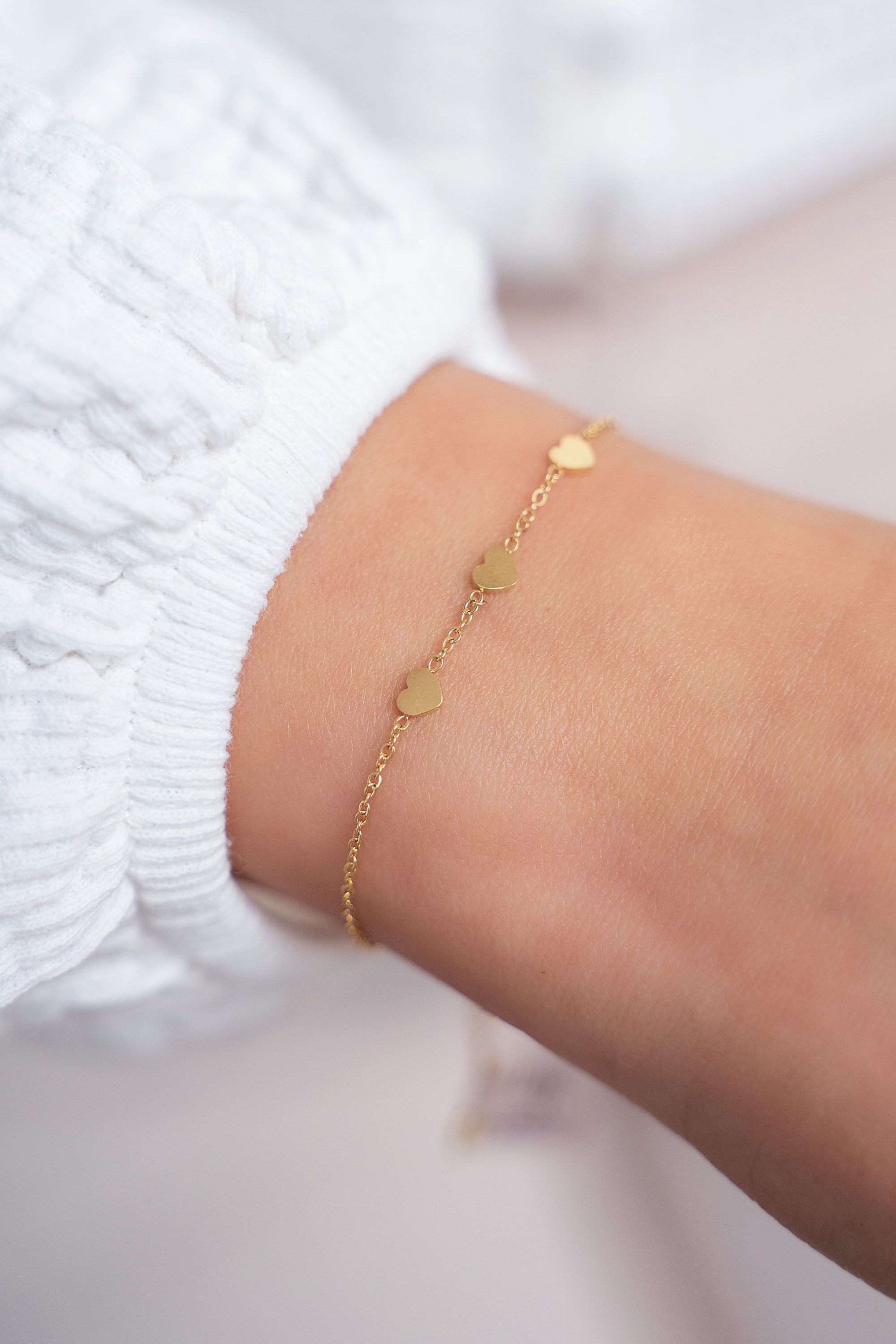 Bracelet with three hearts graduation