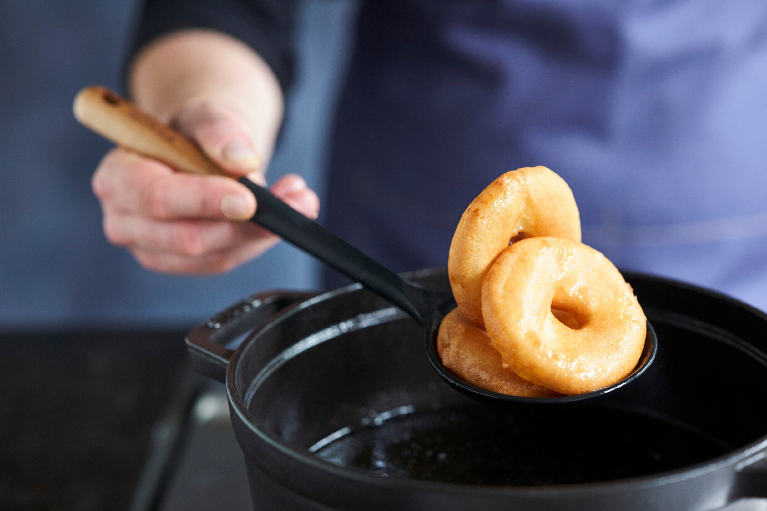 La Cocotte Cocotte Dyb 24 cm / 4,75 l, Rund, Sort, St&oslash;bejern