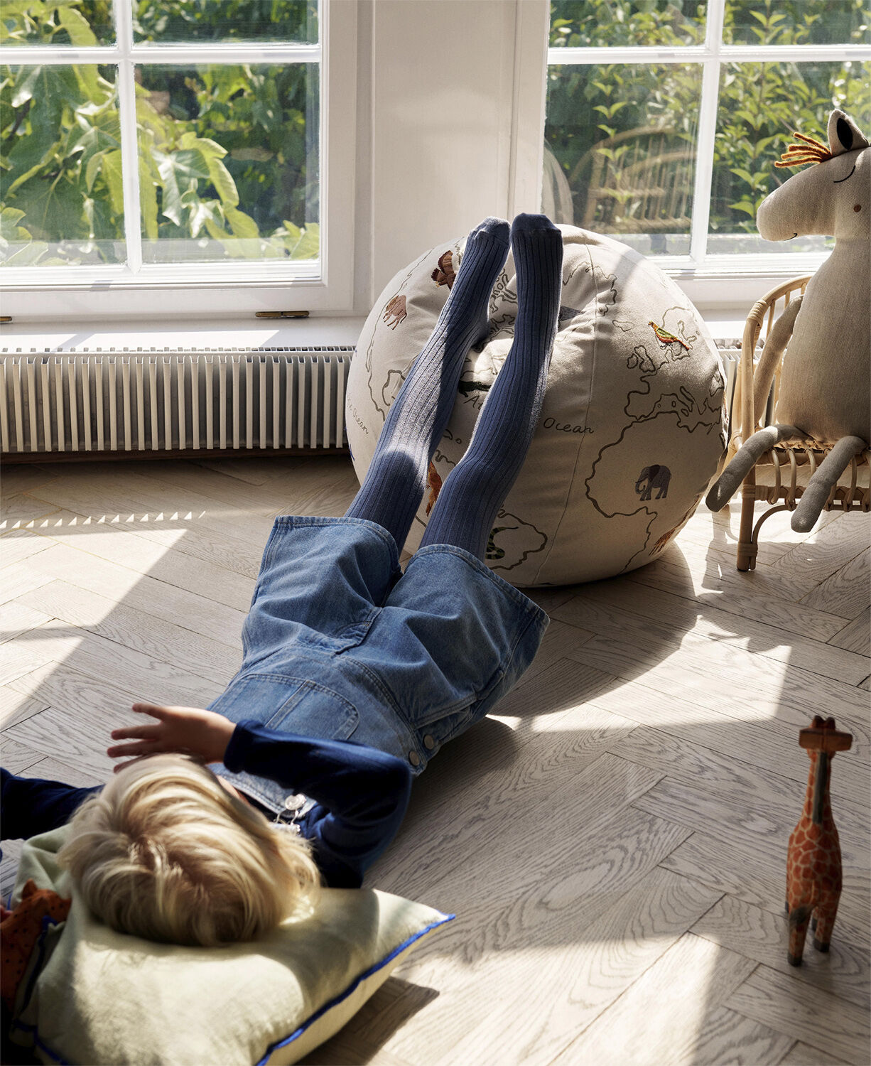 The World Pouf - Off-white