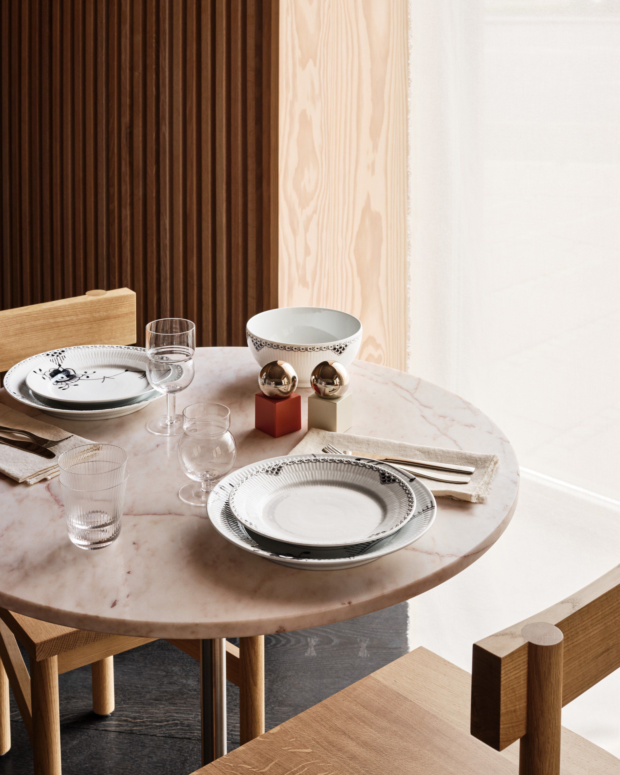 Sort Mega Riflet 27 cm. tallerken