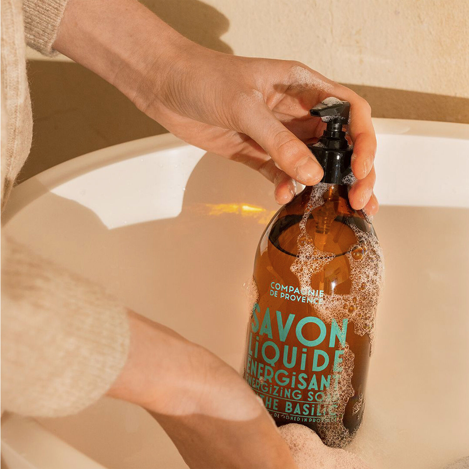 LIQUID MARSEILLE SOAP MINT BASIL 495 ML