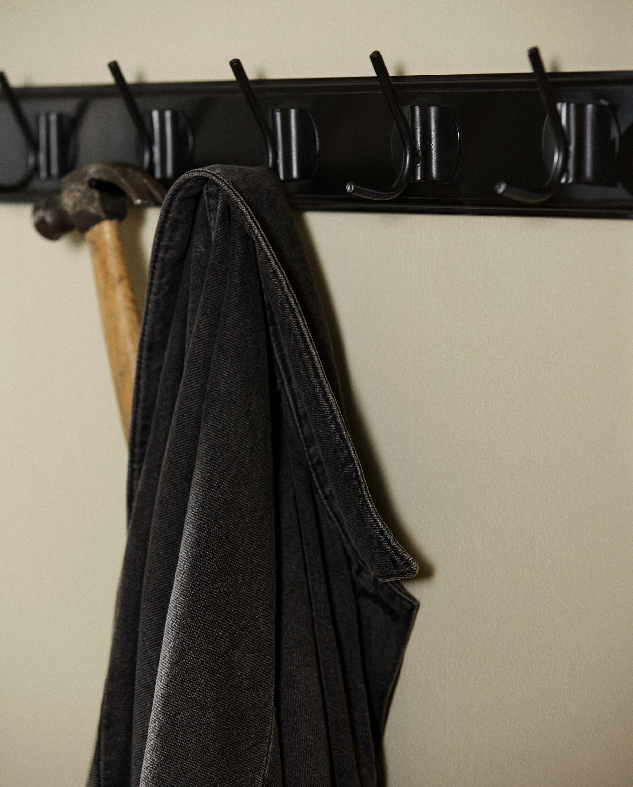EDGY coat rack, 6 hooks - black w. black finish