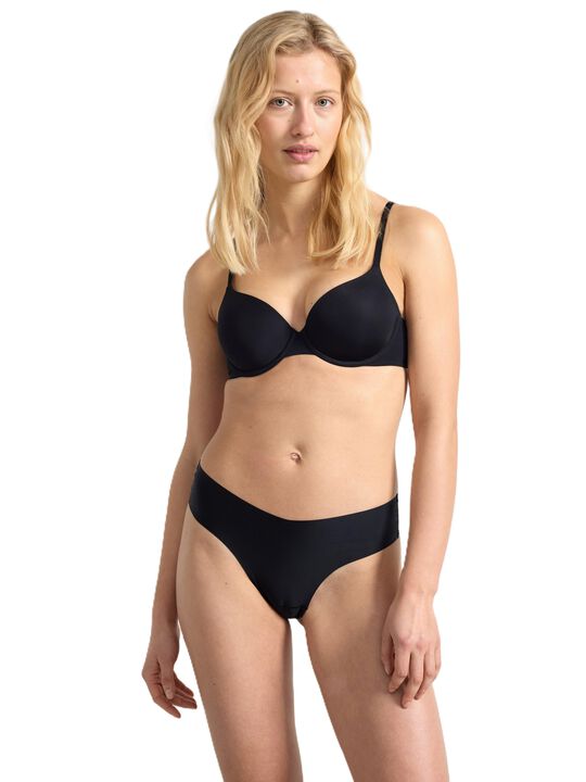 Usynlig brasiliansk truse med normal midje