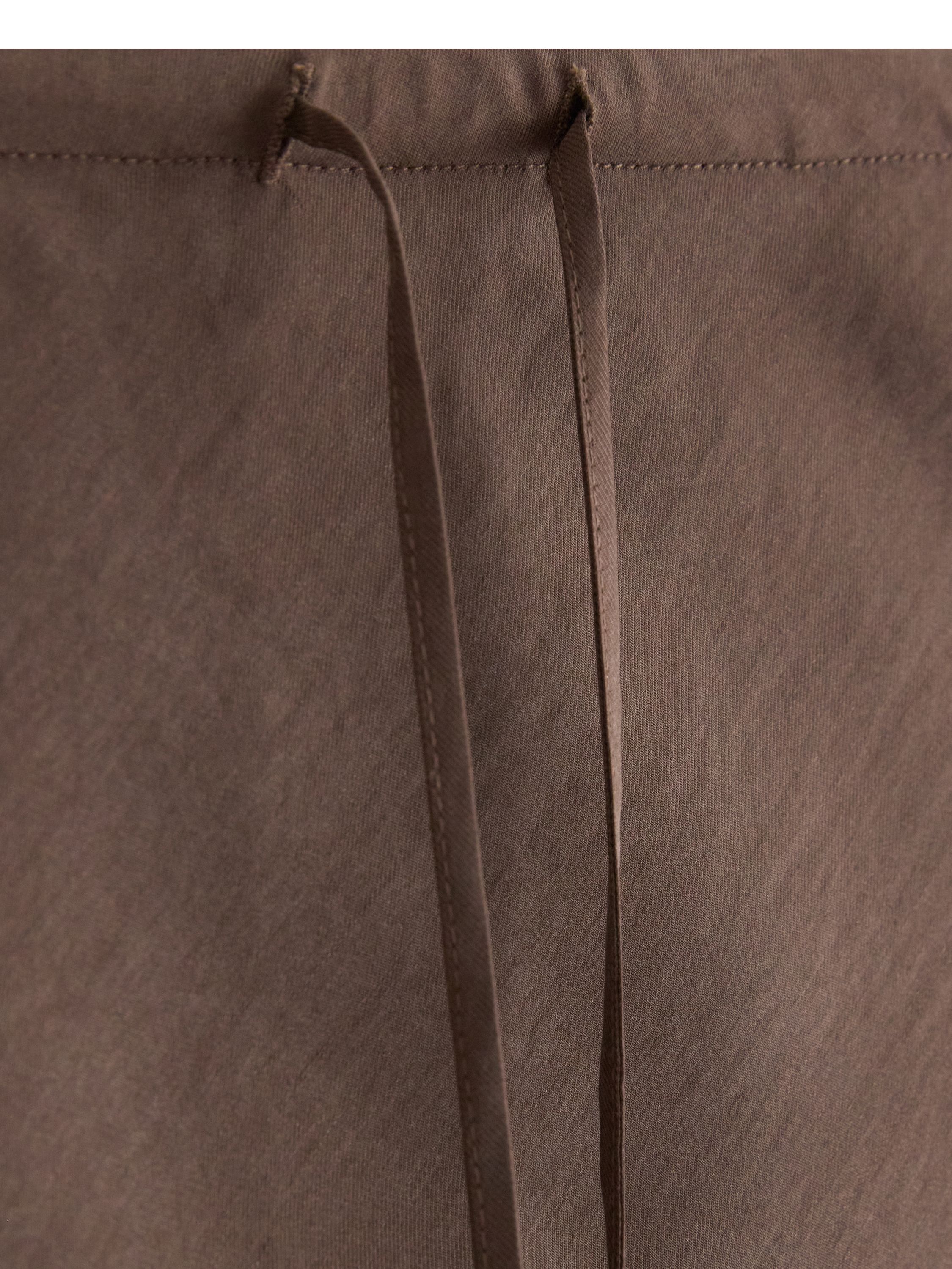 Flowy maxi skirt with a drawstring