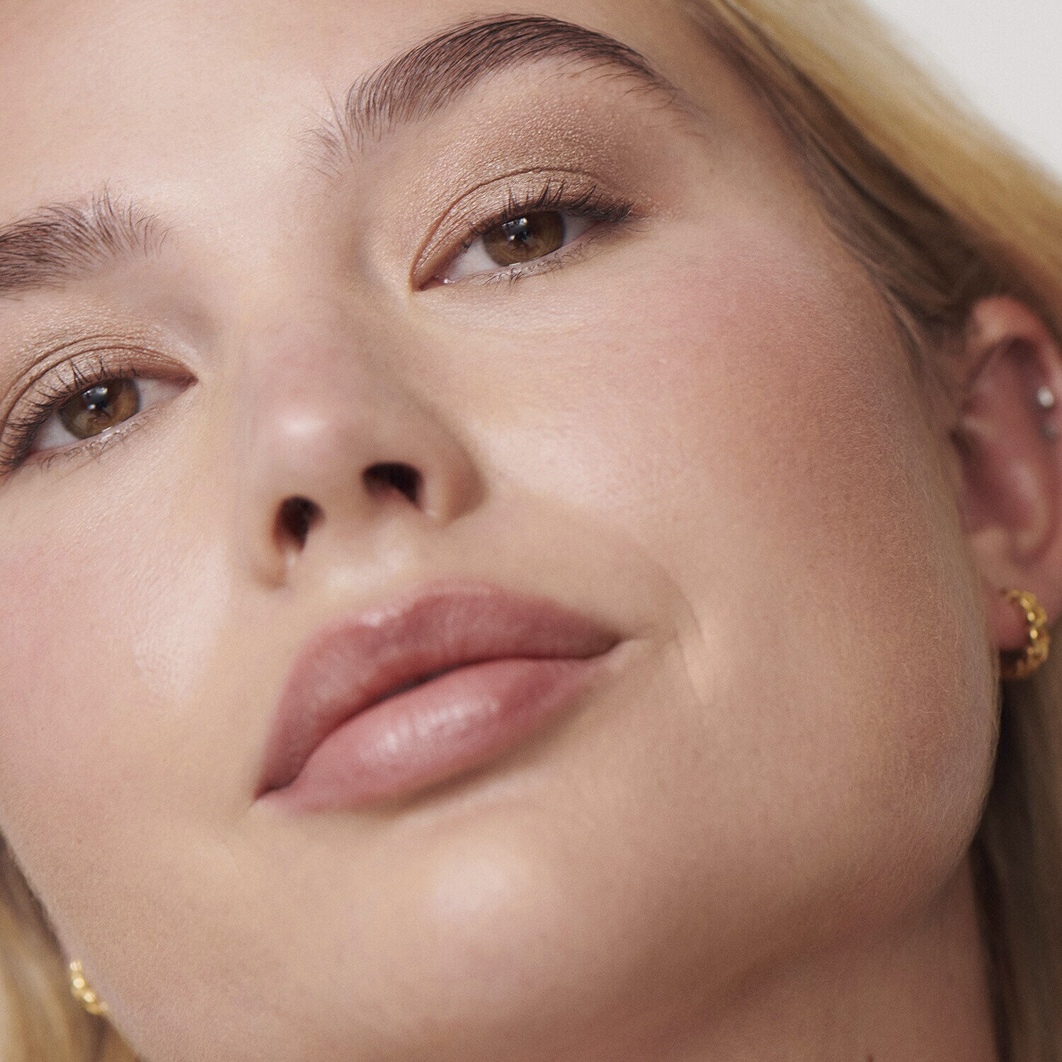 Liquid Powder - Chromatic Eye Tint