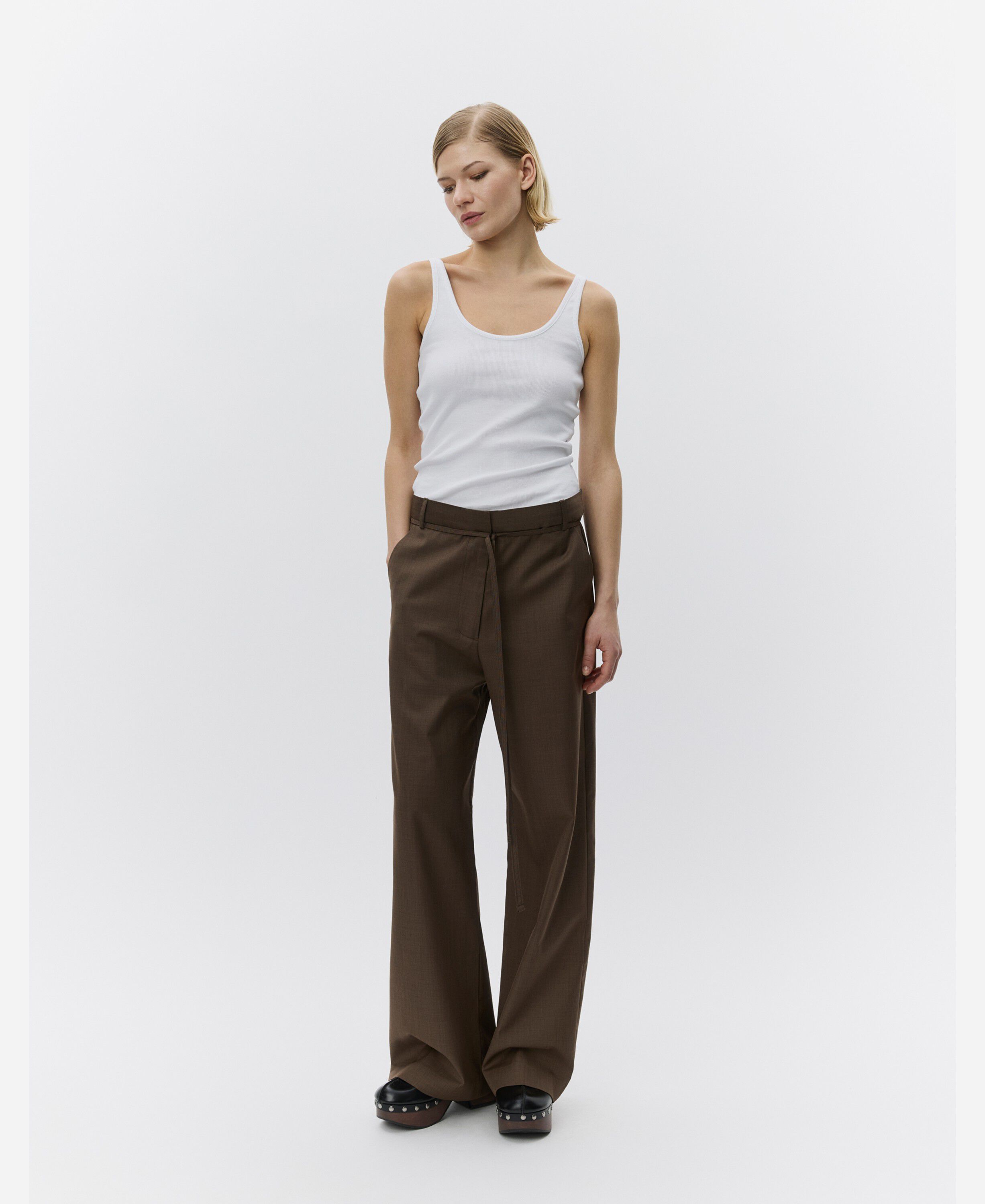 Pam - Classic Suiting