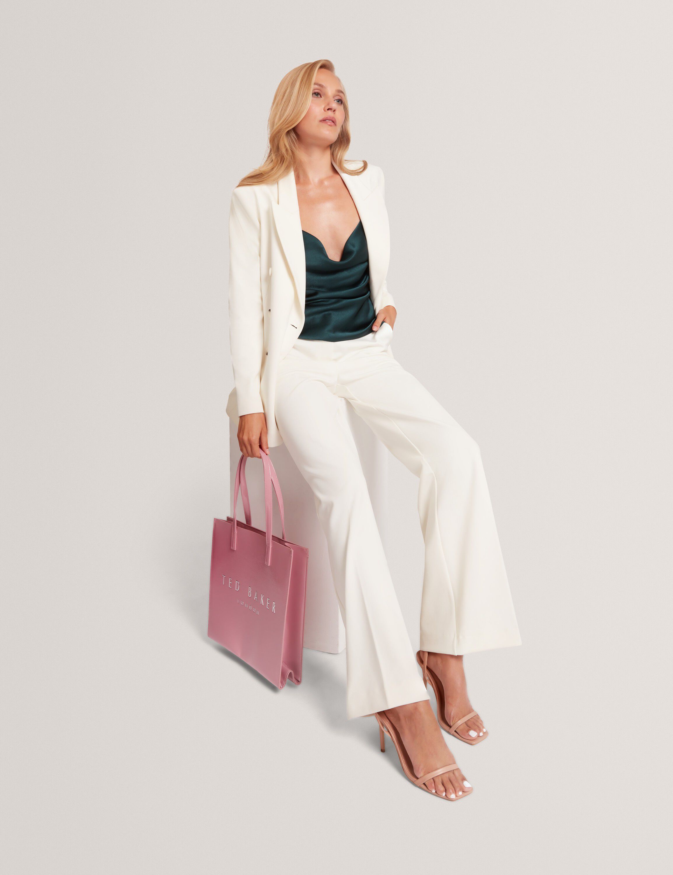 INDRIV High Waisted Flare Trouser