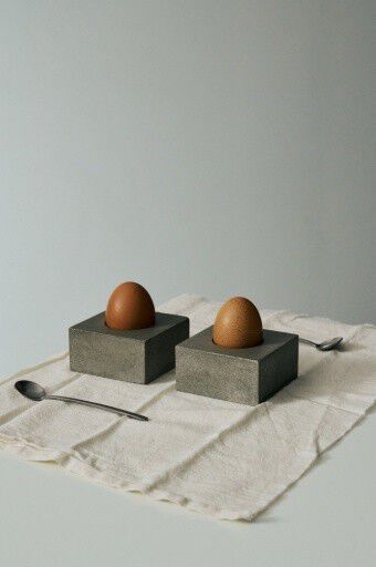 EGG CUP BROWN UOVO