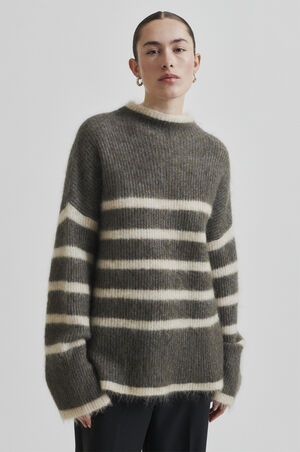 Ovalis Knit T-Neck