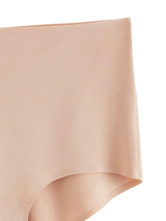 Usynlig truse med normal midje