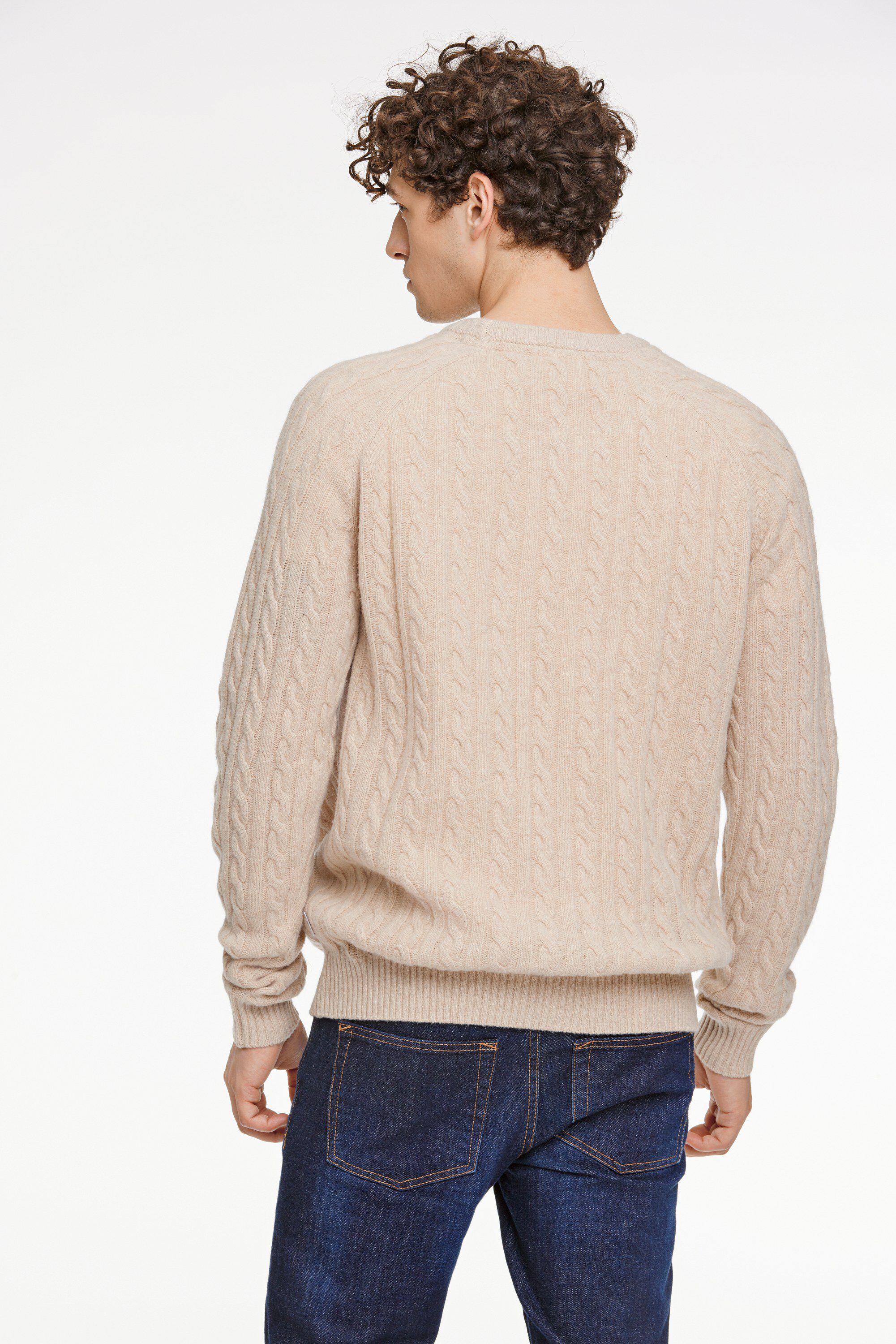 Lambswool raglan cable o-neck