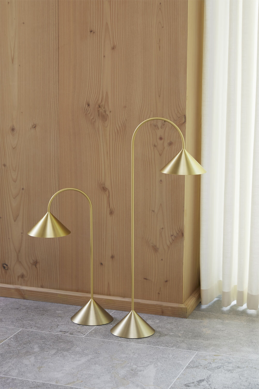 Grasp Portable Table Lamp H47