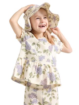 Short-sleeved top with peplum fit a