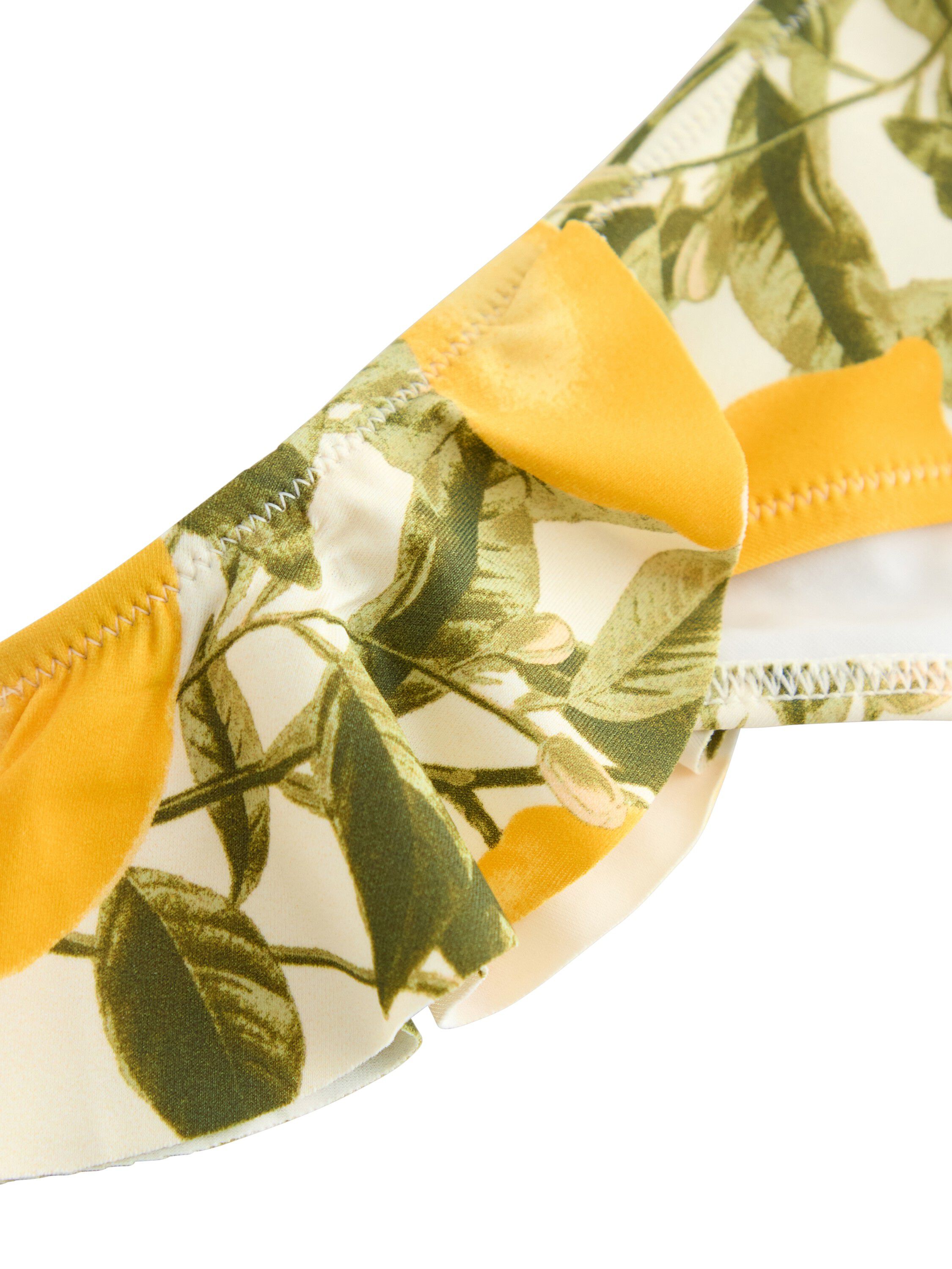 Bikini bottom in a brazilian fit wi