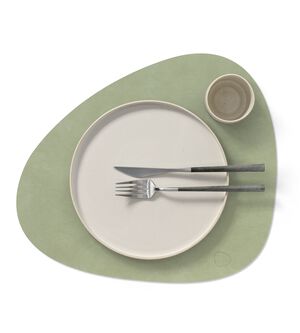 TABLE MAT CURVE L 37X44CM NUPO olive green