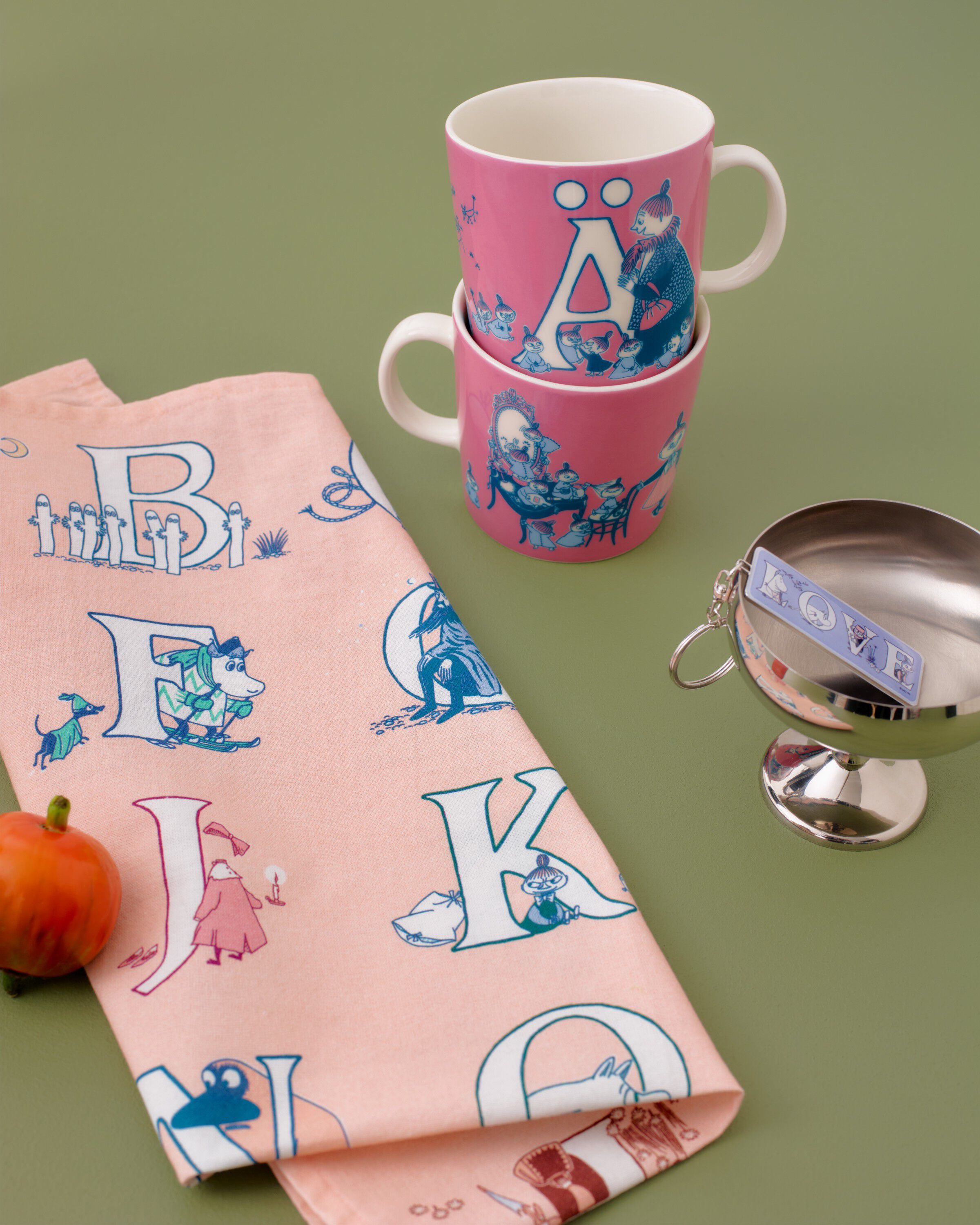 Moomin k&oslash;kkenh&aring;ndkl&aelig;de s&aelig;t 50x70 Alfabet GOTS