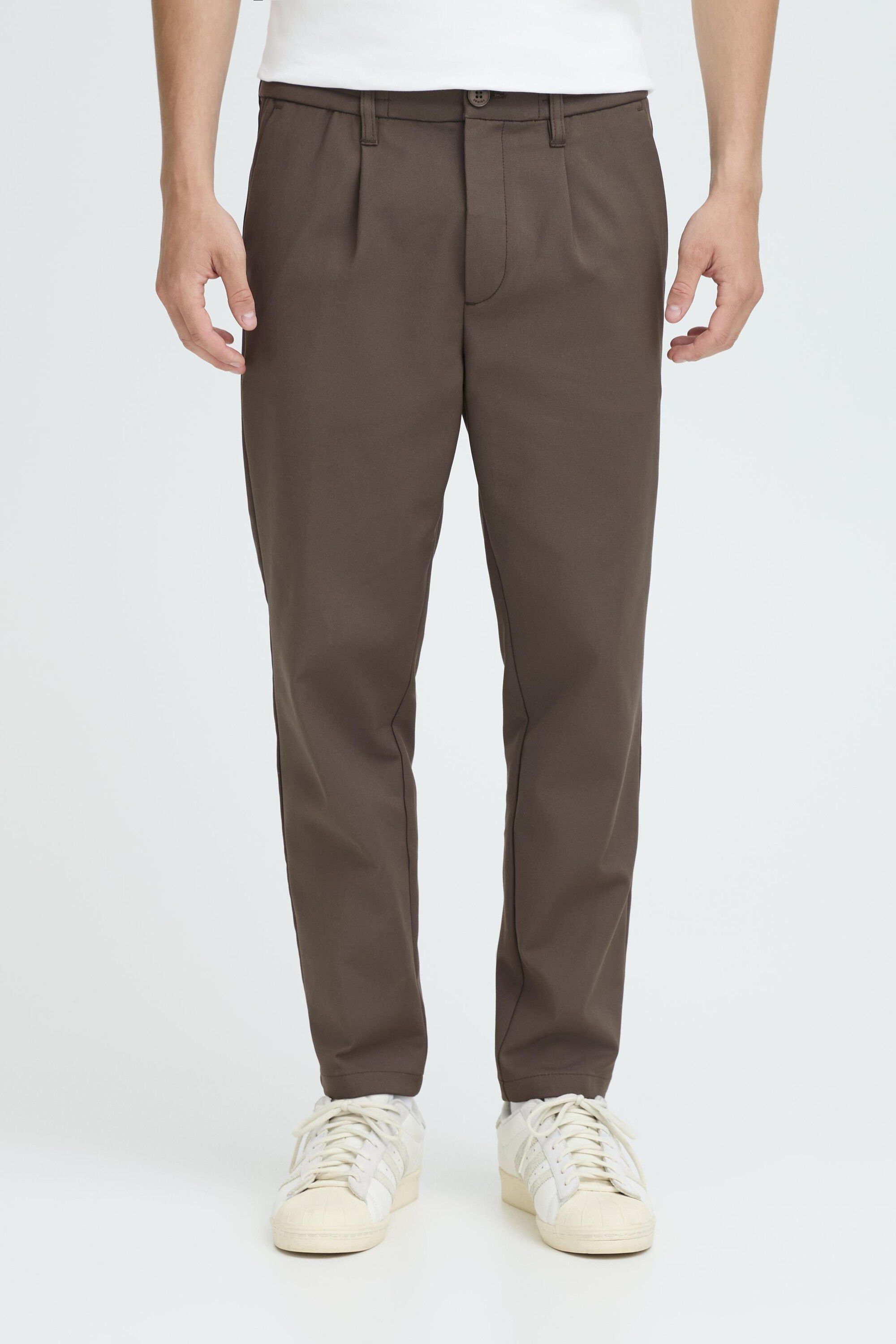 CFMARC performance pants with pleat