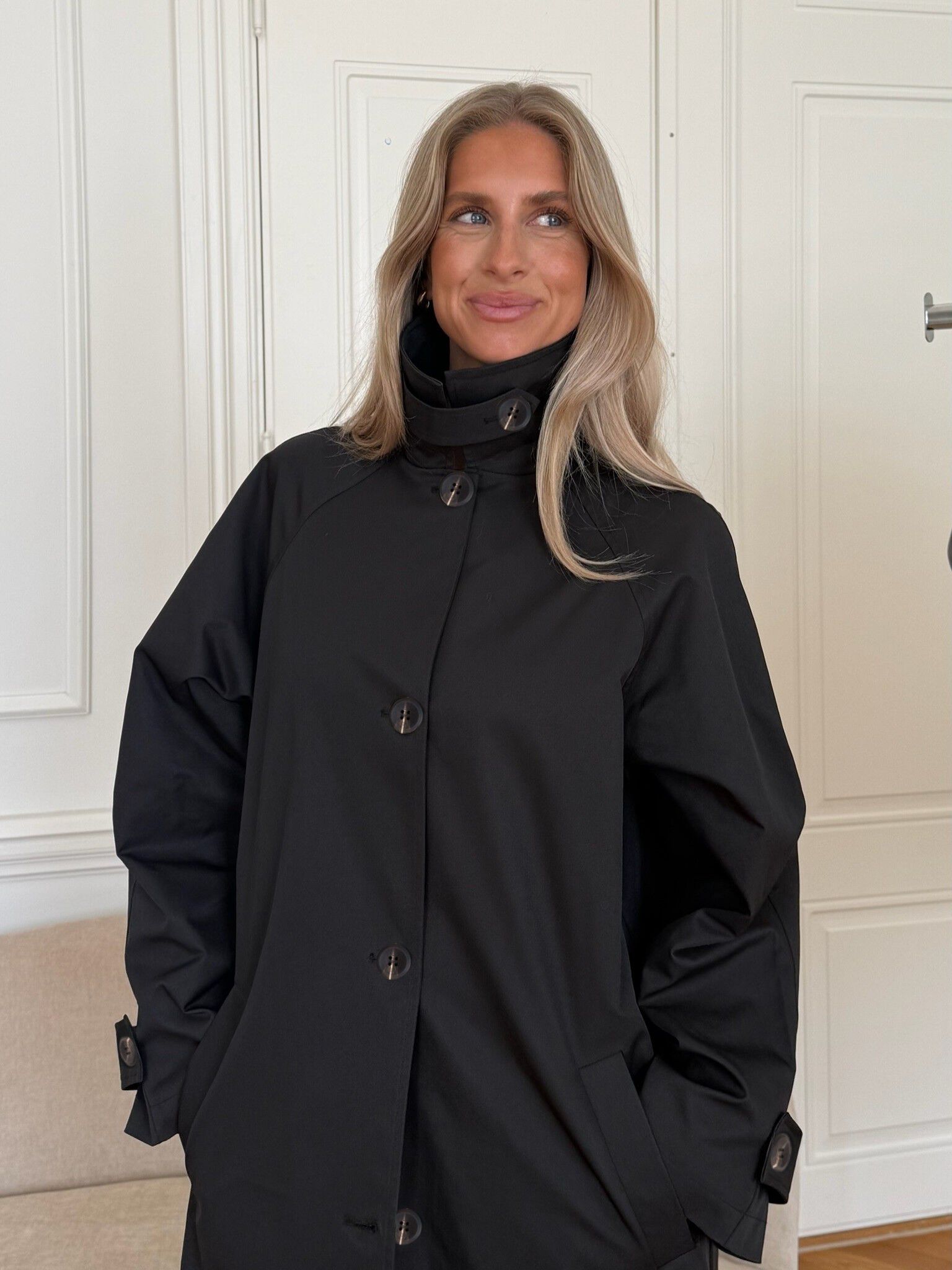 AvaIC Trenchcoat