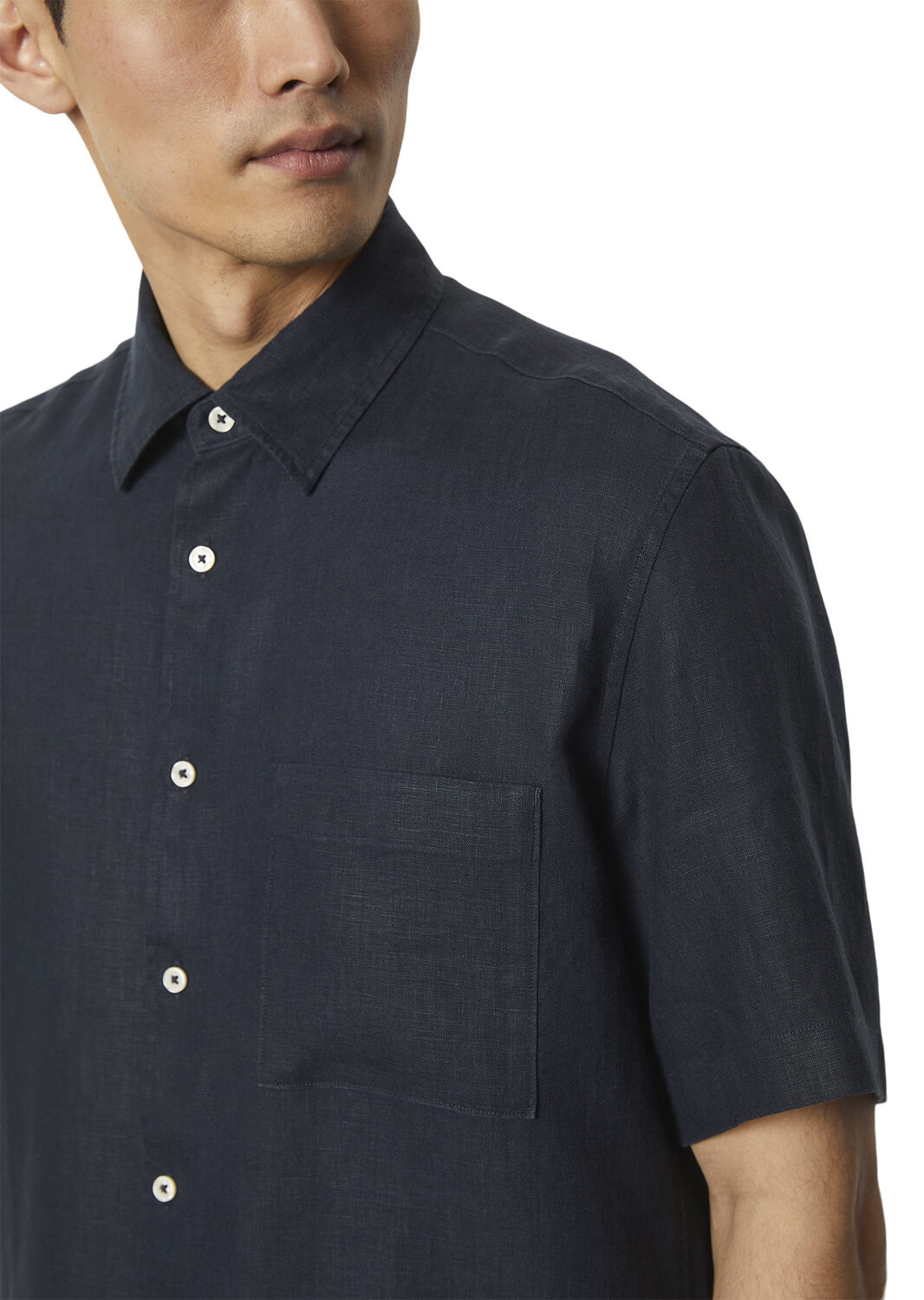 Kent collar, short sleeves, one rec