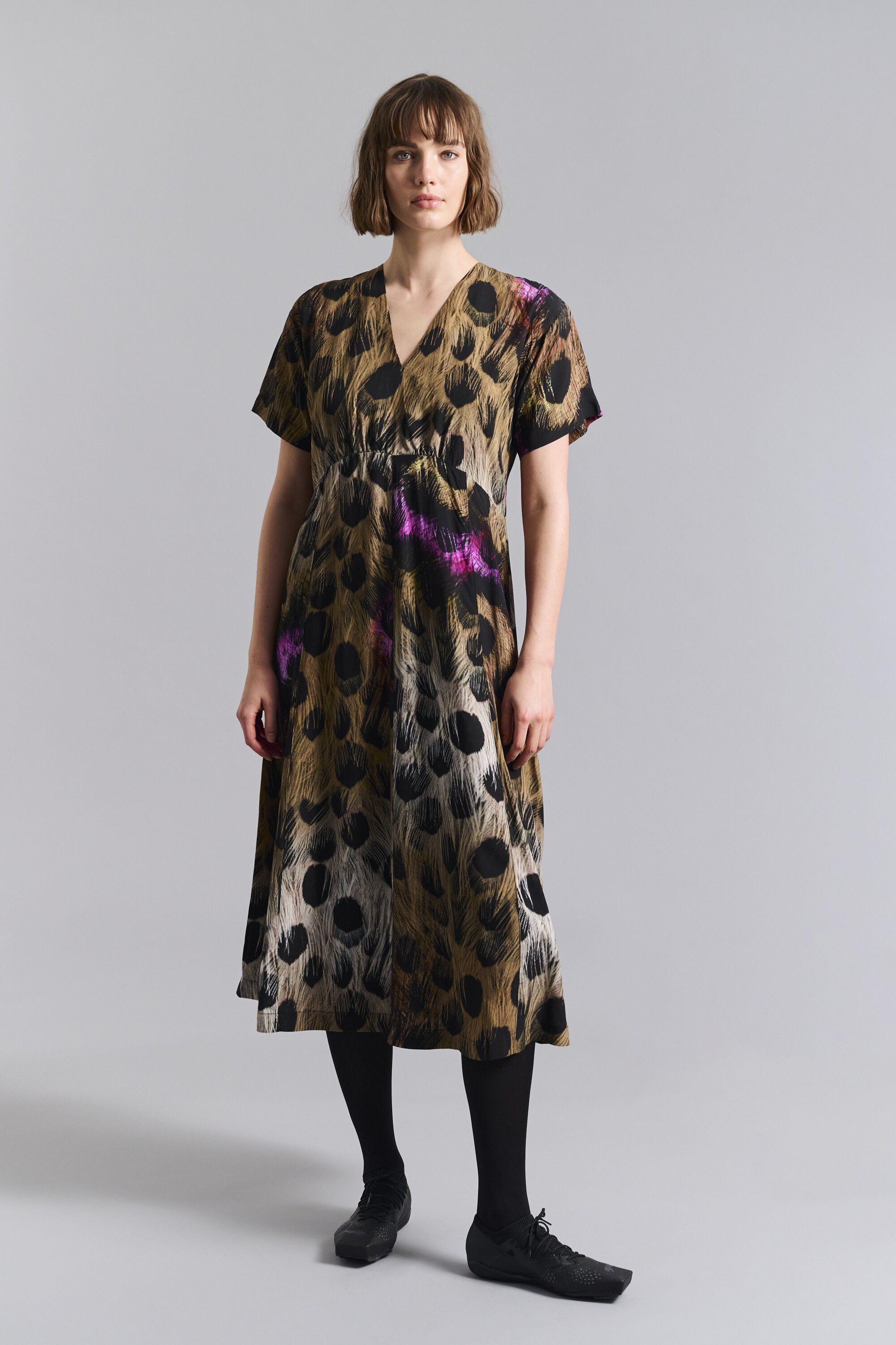 Haru kort&aelig;rmet kjole