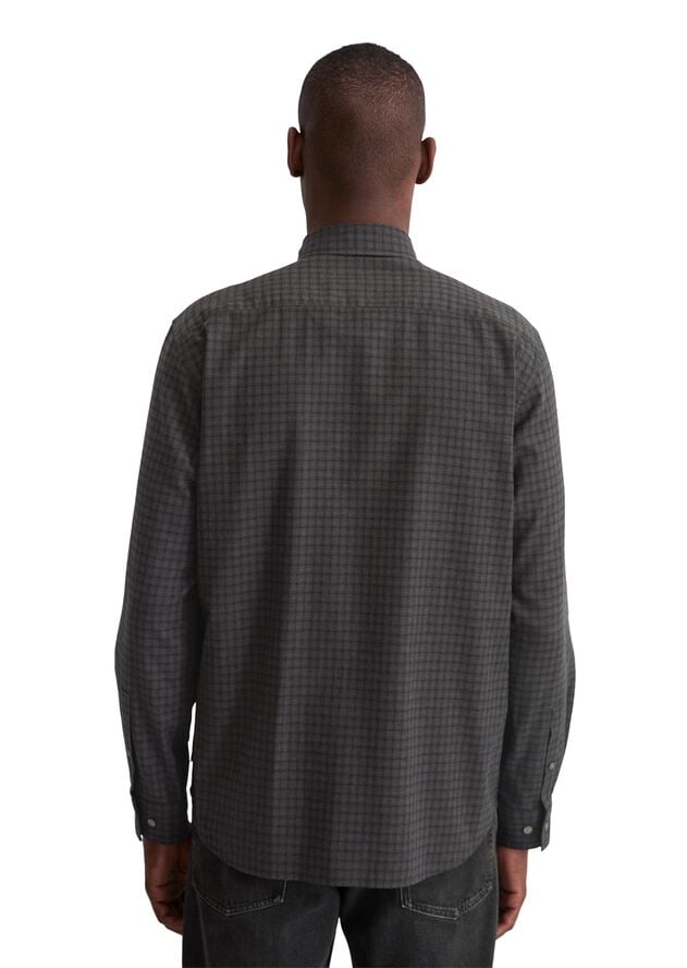 Kent collar, long sleeves, no pocke