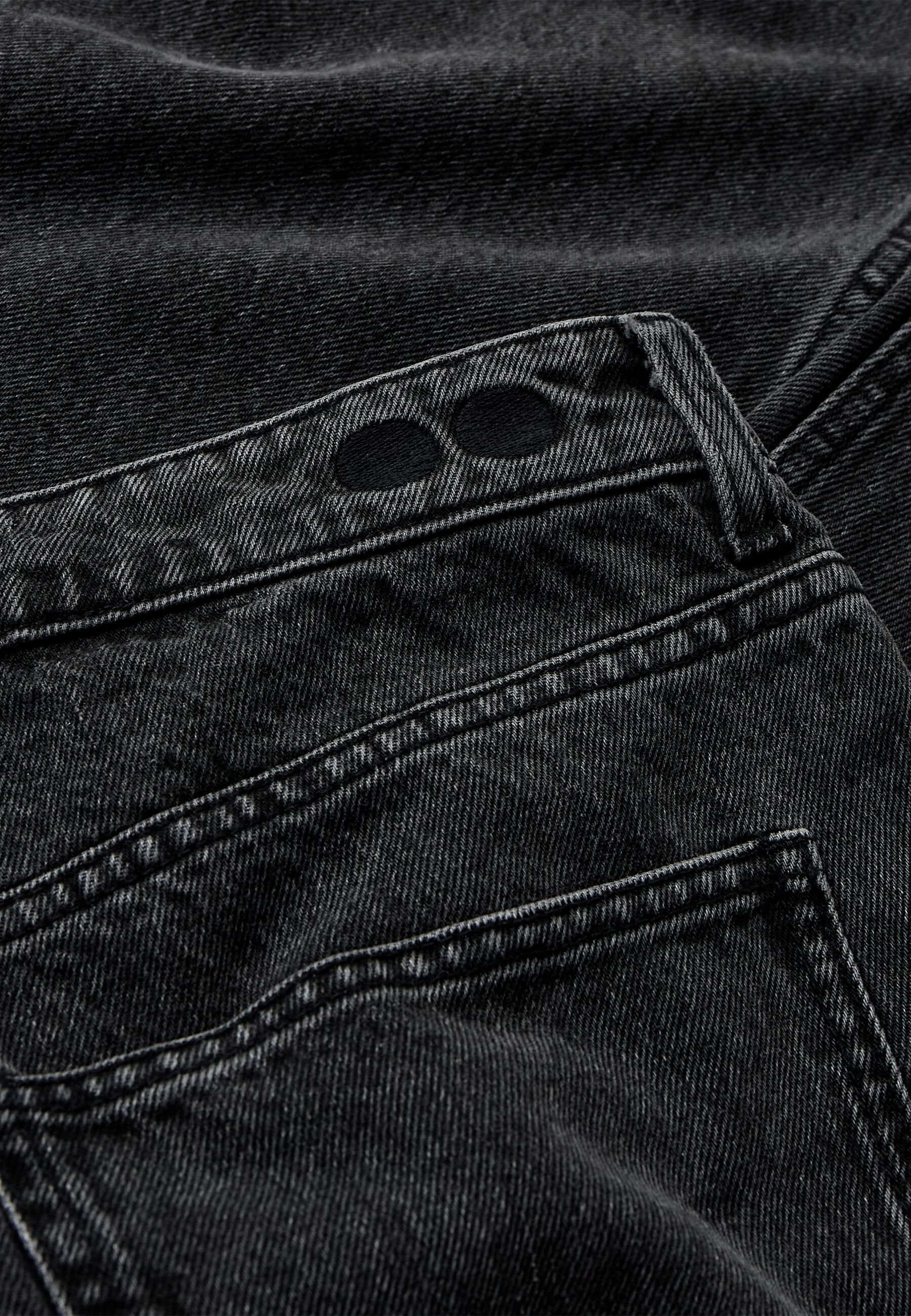 RTMASON STRAIGHT FIT JEANS.