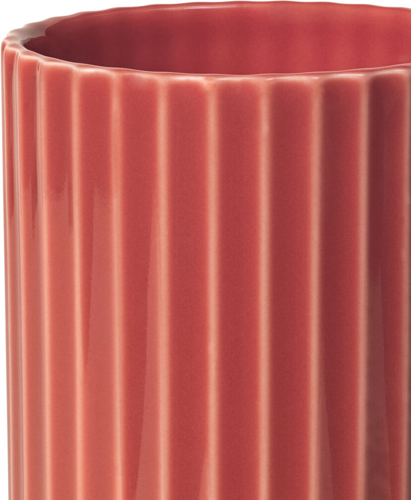 Lyngby Vase H15. 5 cm r&oslash;d porcel&aelig;n