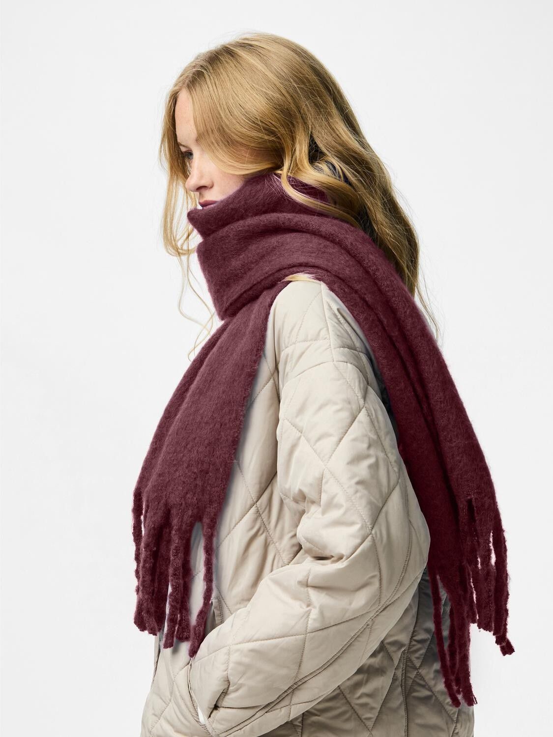 PCNIKITA LONG SCARF NOOS BC