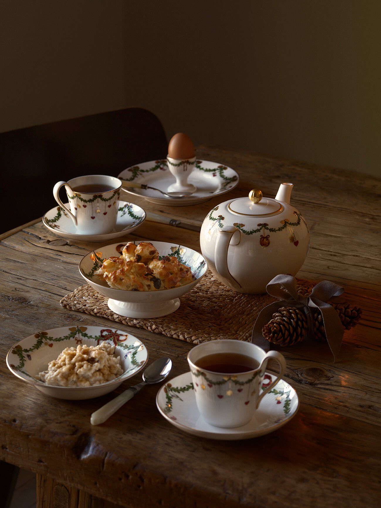 Stjerne Riflet Jul 17 cm. dyb desserttallerken