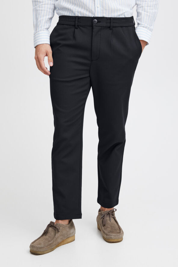 CFMARC performance pants with pleat